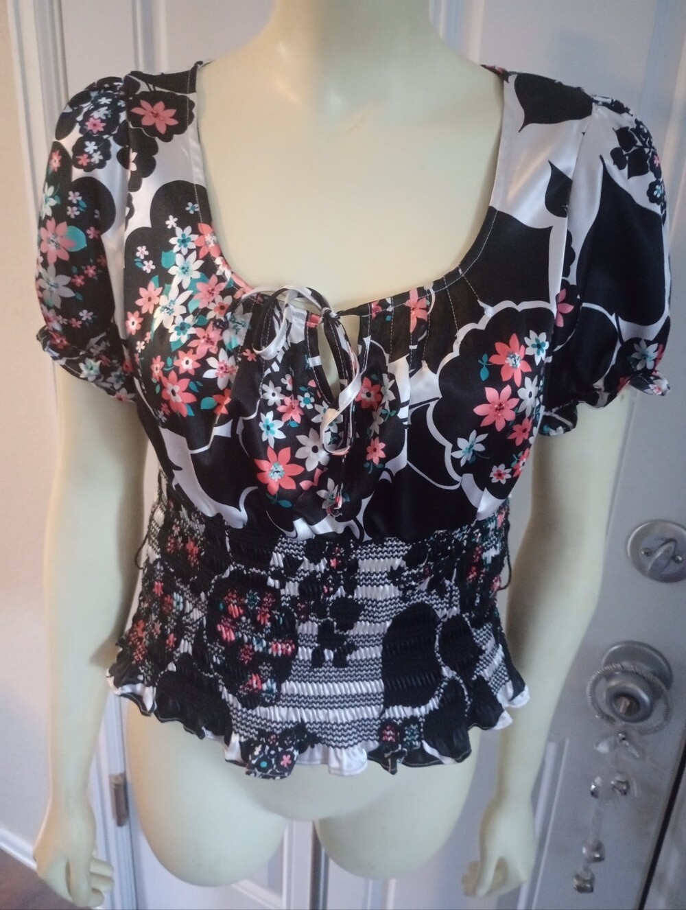 XoXo Y2K Satin Short Top Smoked Elastic Waist Hem Size Small